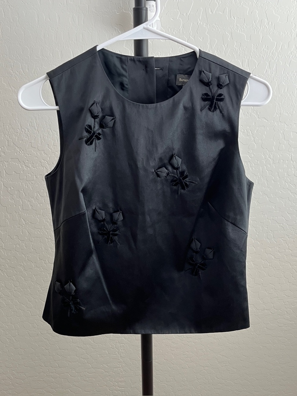Vintage Banana Republic Black Silk Sleeveless Floral Appliqué Blouse